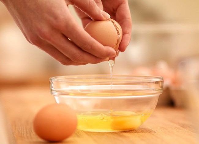 Trứng gà làm thuốc kiểu này không chỉ giúp bạn mạnh khỏe mà còn dưỡng nhan chị em trông thấy - Ảnh 4. Trứng gà làm thuốc kiểu này không chỉ giúp bạn mạnh khỏe mà còn dưỡng nhan chị em trông thấy - Ảnh 4.