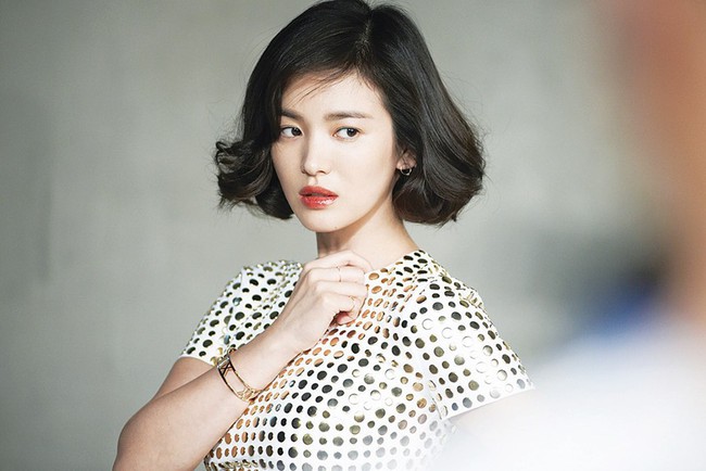 Được xem là quốc bảo của xứ Hàn nhưng Song Hye Kyo cũng từng cay đắng cúi mặt xin lỗi vì scandal khủng khiếp nhất trong sự nghiệp  - Ảnh 3.