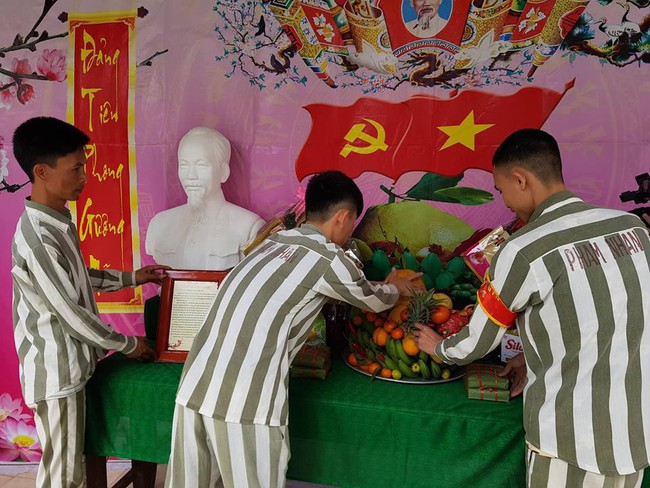 Tâm sự nặng lòng về nỗi nhớ ngày Tết của những phạm nhân là vợ chồng, anh chị em ruột trong trại giam Ninh Khánh - Ảnh 6.