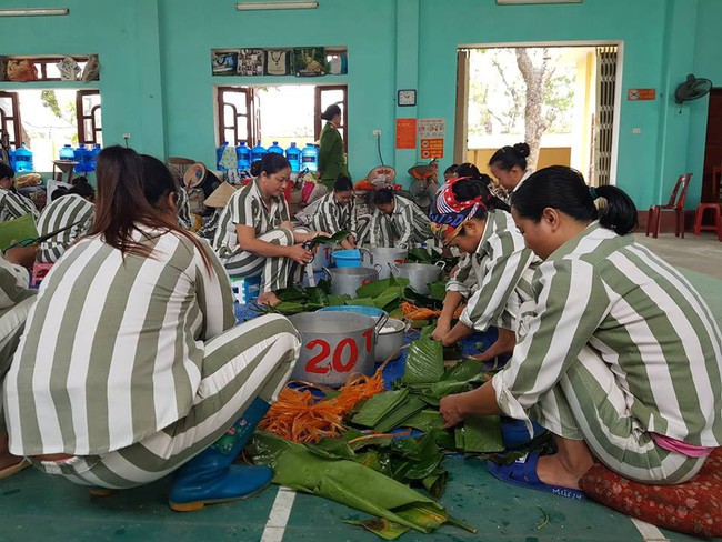 Tâm sự nặng lòng về nỗi nhớ ngày Tết của những phạm nhân là vợ chồng, anh chị em ruột trong trại giam Ninh Khánh - Ảnh 7.