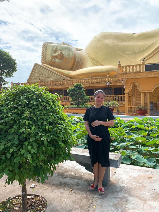 Lan Khuê, Thanh Tú, Lê Phương và loạt sao Việt đua nhau ủ heo vàng cho năm 2019 - Ảnh 5.