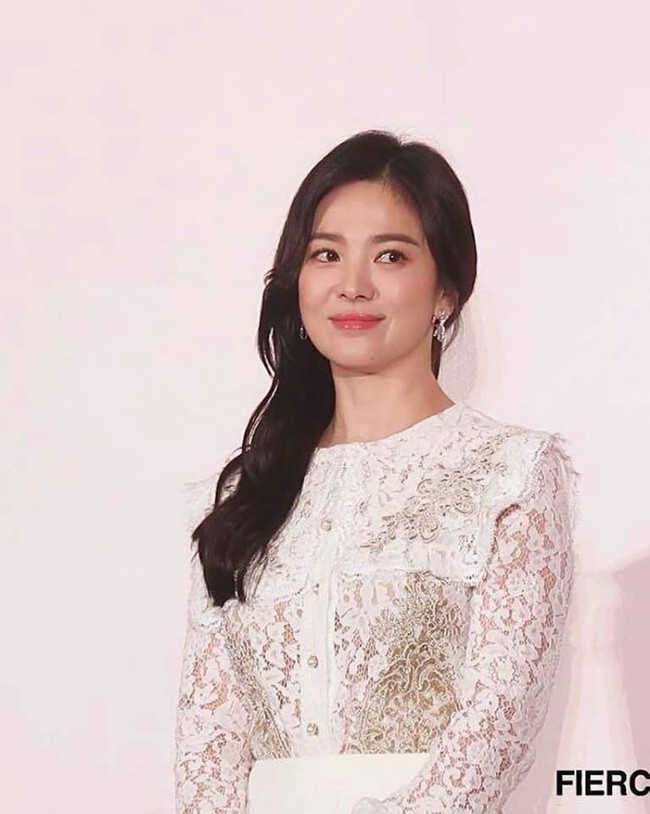 Song Hye Kyo xuất hiện với diện mạo khác lạ, lần đầu đưa ra tuyên bố khiến fan tin rằng nói chuyện mang thai  - Ảnh 1.