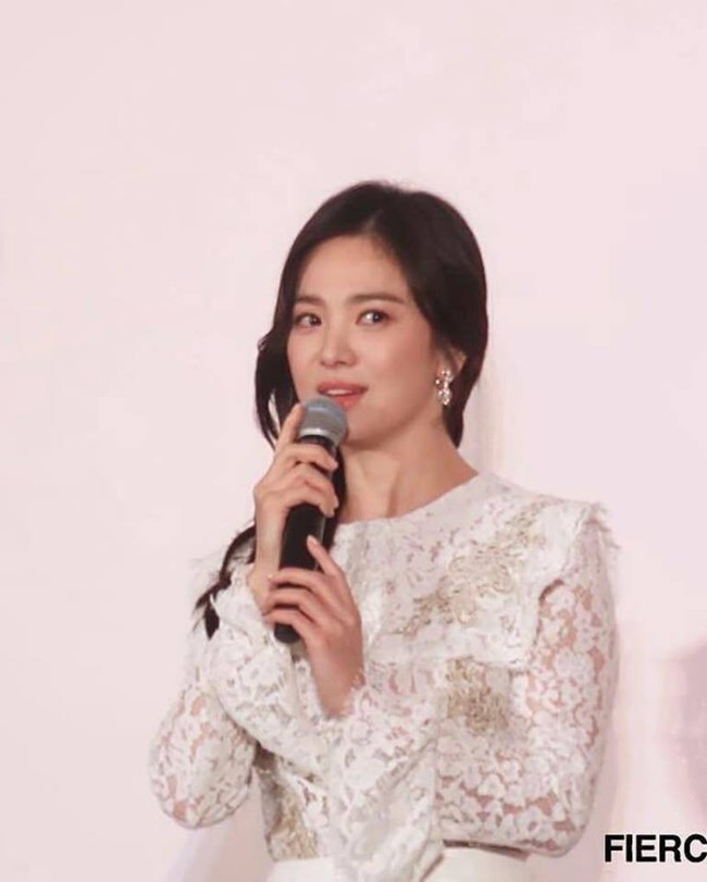 Song Hye Kyo xuất hiện với diện mạo khác lạ, lần đầu đưa ra tuyên bố khiến fan tin rằng nói chuyện mang thai  - Ảnh 2.