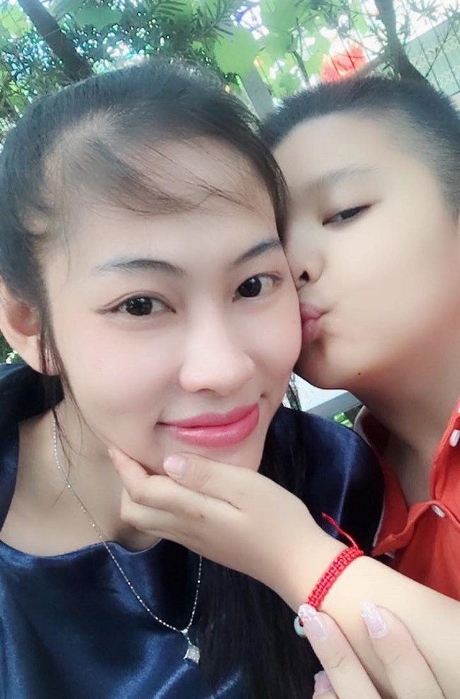 Hôn nhân đầu tan vỡ, chị ruột Hoa hậu Đặng Thu Thảo đã có người mới, vừa sinh con trai thứ hai - Ảnh 1.