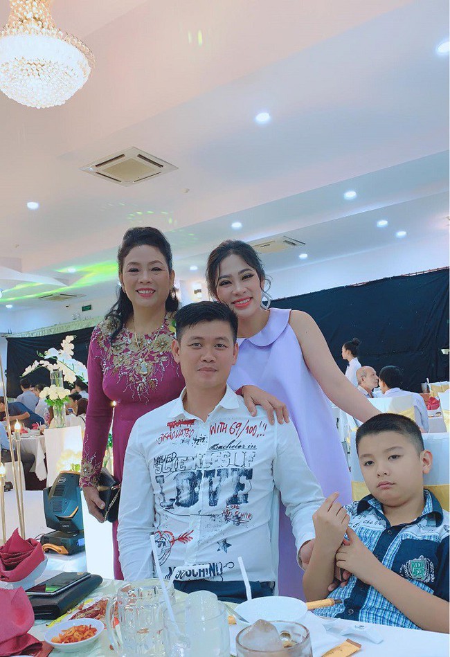 Hôn nhân đầu tan vỡ, chị ruột Hoa hậu Đặng Thu Thảo đã có người mới, vừa sinh con trai thứ hai - Ảnh 3.