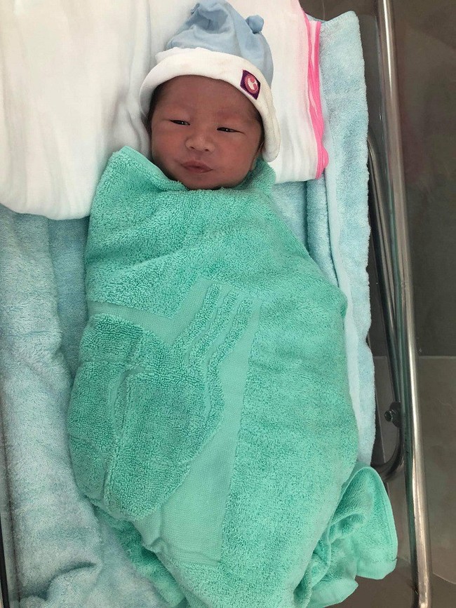 Hôn nhân đầu tan vỡ, chị ruột Hoa hậu Đặng Thu Thảo đã có người mới, vừa sinh con trai thứ hai - Ảnh 4.