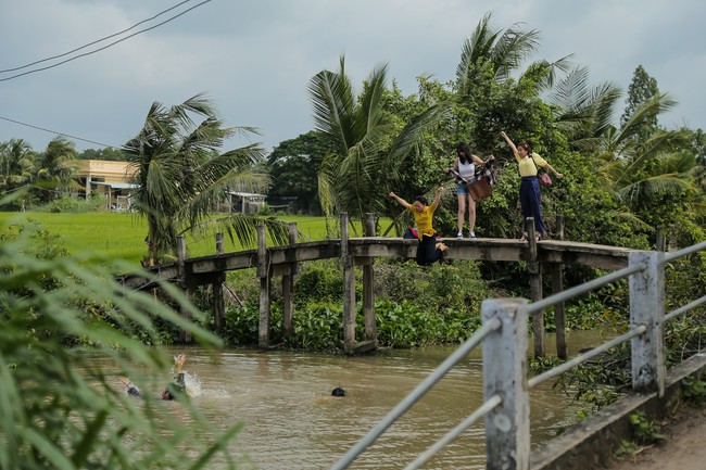 Gây sốt với vòng eo 56 nhưng ngoài đời thực Ngọc Trinh lại là thánh ăn  - Ảnh 7.