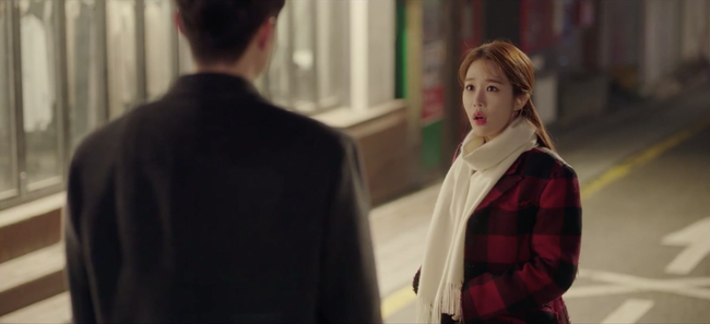 Chạm đến trái tim: Yoo In Na bị Lee Dong Wook vạch trần sự thật tình trường - Ảnh 1.
