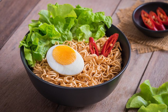 Ăn một bát mì, có thể gan cần tới 32 ngày giải độc? Có 3 điều cần chú ý khi ăn mì để không hại sức khỏe - Ảnh 3. Ăn một bát mì, có thể gan cần tới 32 ngày giải độc? Có 3 điều cần chú ý khi ăn mì để không hại sức khỏe - Ảnh 3.