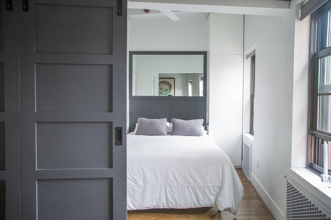4 điều bạn cần phải làm ngay để phòng ngủ nhỏ của mình trông lớn hơn diện tích thực - Ảnh 4.