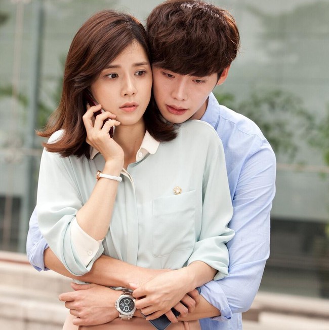 Cách biệt tuổi tác thì đã sao, những cặp đôi chị em này vẫn làm nên loạt nụ hôn nóng bỏng trên màn ảnh Hàn - Ảnh 5. Cách biệt tuổi tác thì đã sao, những cặp đôi chị em này vẫn làm nên loạt nụ hôn nóng bỏng trên màn ảnh Hàn - Ảnh 5.