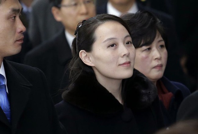 Chiêm ngưỡng 2 bóng hồng được xem là 2 người phụ nữ quyền lực nhất Triều Tiên, luôn theo sát và hỗ trợ đắc lực cho ông Kim Jong-un - Ảnh 16.