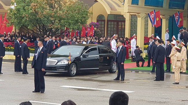 Siêu xe bọc thép Mercedes S600 đưa chủ tịch Kim Jong-un từ Đồng Đăng về Hà Nội có gì đặc biệt? - Ảnh 2.
