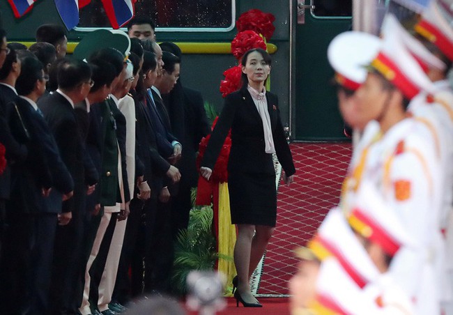 Danh tính em gái ông Kim Jong-un - người cẩn thận thị sát sân ga Đồng Đăng trước khi anh trai xuống tàu - Ảnh 2.