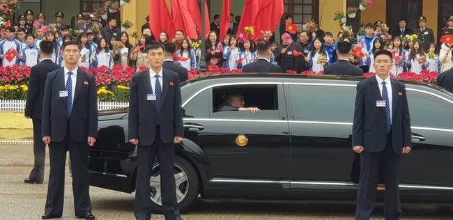 Siêu xe bọc thép Mercedes S600 đưa chủ tịch Kim Jong-un từ Đồng Đăng về Hà Nội có gì đặc biệt? - Ảnh 3.