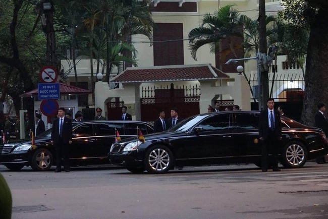 Ảnh: Chủ tịch Kim Jong Un thăm Đại sứ quán Triều Tiên trong ngày đầu tiên đến Hà Nội - Ảnh 11.