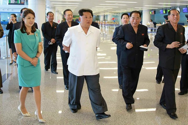 Chiêm ngưỡng 2 bóng hồng được xem là 2 người phụ nữ quyền lực nhất Triều Tiên, luôn theo sát và hỗ trợ đắc lực cho ông Kim Jong-un - Ảnh 7.