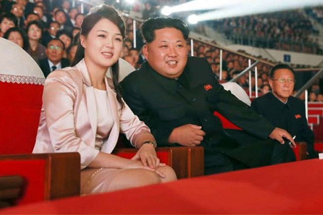 Chiêm ngưỡng 2 bóng hồng được xem là 2 người phụ nữ quyền lực nhất Triều Tiên, luôn theo sát và hỗ trợ đắc lực cho ông Kim Jong-un - Ảnh 8.