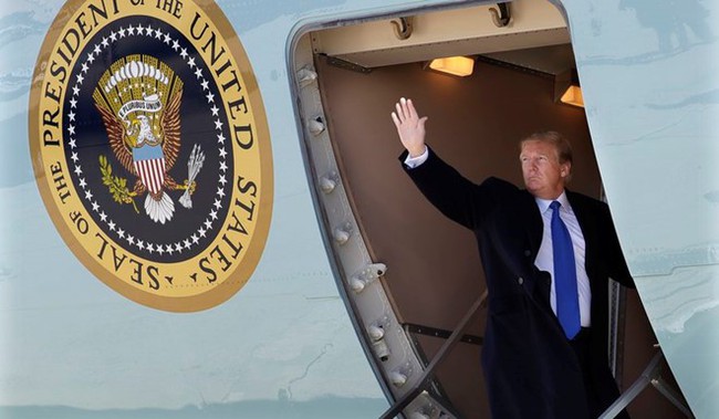 Chuyên cơ Air Force One của ông Trump tốn chi phí ra sao khi bay thẳng từ Mỹ đến Việt Nam? - Ảnh 1.