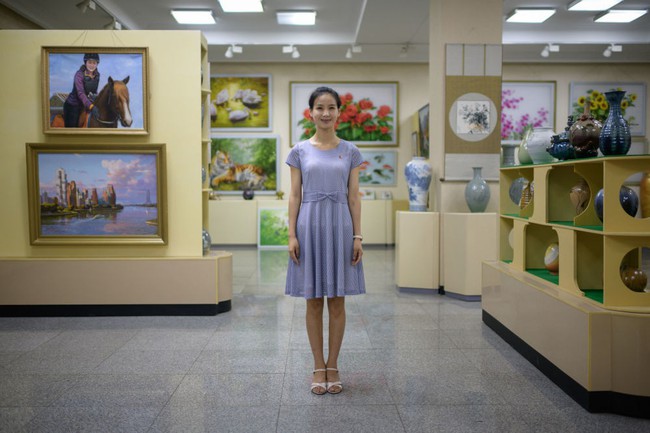Ngắm vẻ đẹp vừa dịu dàng vừa mạnh mẽ của các bóng hồng Triều Tiên trong những bức ảnh đời thường - Ảnh 6.