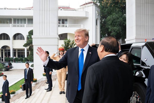 Nhà Trắng đăng tải loạt khoảnh khắc đẹp trong ngày đầu Hội nghị thượng đỉnh Mỹ - Triều tại Việt Nam - Ảnh 6.