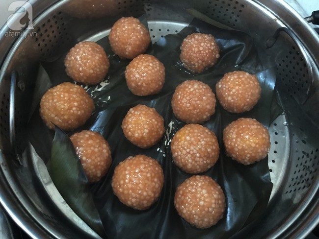 Mồng 1 Tết làm món bánh đỏ để mong cả năm may mắn - Ảnh 10. Mồng 1 Tết làm món bánh đỏ để mong cả năm may mắn - Ảnh 10.