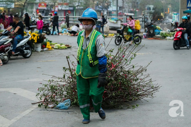 Ngắm một Hà Nội dịu dàng ngập đầy hương Tết trong buổi chiều cuối cùng của năm cũ - Ảnh 16.