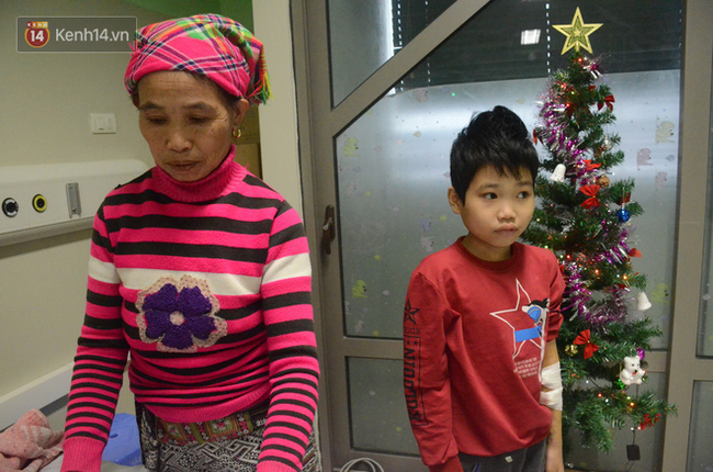 Xót lòng những đứa trẻ phải đón tết trước cổng bệnh viện ở Hà Nội: Nhắc đến quê nhà lại ứa nước mắt vì nhớ - Ảnh 3.