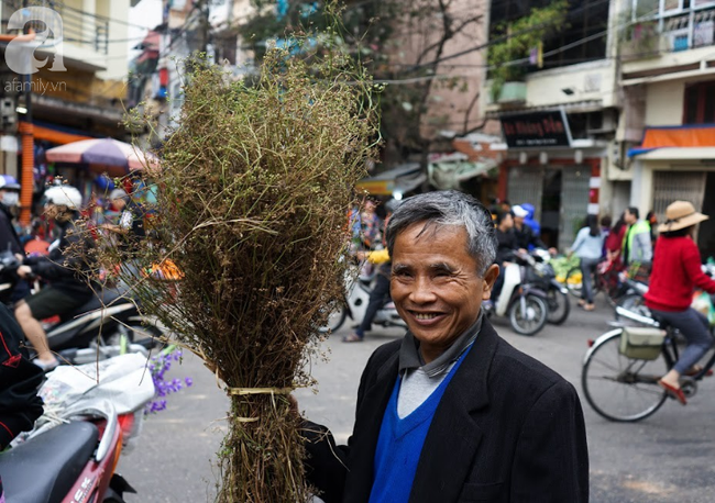 Ngắm một Hà Nội dịu dàng ngập đầy hương Tết trong buổi chiều cuối cùng của năm cũ - Ảnh 8.