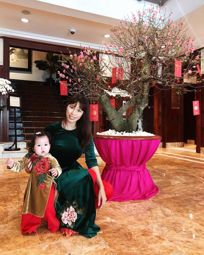 Ngắm dàn nhóc tỳ nhà sao Việt xúng xính diện áo dài ngày đầu năm mới - Ảnh 1.
