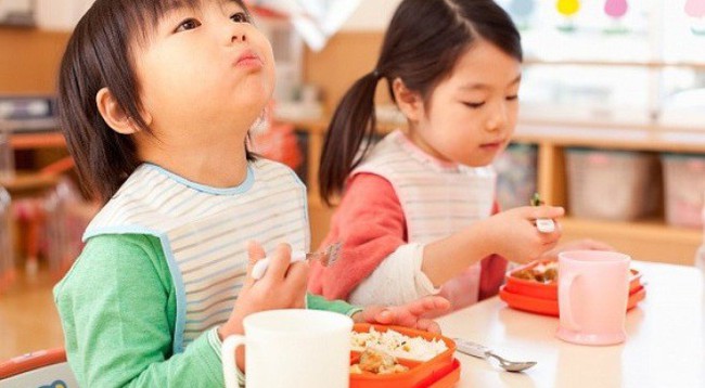 Lời khuyên cực hữu ích cho các mẹ để con luôn ăn uống lành mạnh ngay cả trong dịp Tết ngập ngụa bánh kẹo - Ảnh 4.