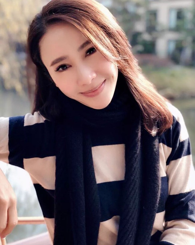 3 ngọc nữ TVB tuổi Hợi: Bước chân vào làng giải trí với con đường đầy hoa và cuộc sống viên mãn ở tuổi U50 - Ảnh 1. 3 ngọc nữ TVB tuổi Hợi: Bước chân vào làng giải trí với con đường đầy hoa và cuộc sống viên mãn ở tuổi U50 - Ảnh 1.