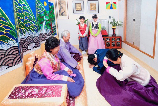 Đón Tết cổ truyền ở các nước Châu Á: Có nơi xem pháo hoa vào mùng 2, chỗ thì phải trả nợ trước năm mới - Ảnh 11. Đón Tết cổ truyền ở các nước Châu Á: Có nơi xem pháo hoa vào mùng 2, chỗ thì phải trả nợ trước năm mới - Ảnh 11.