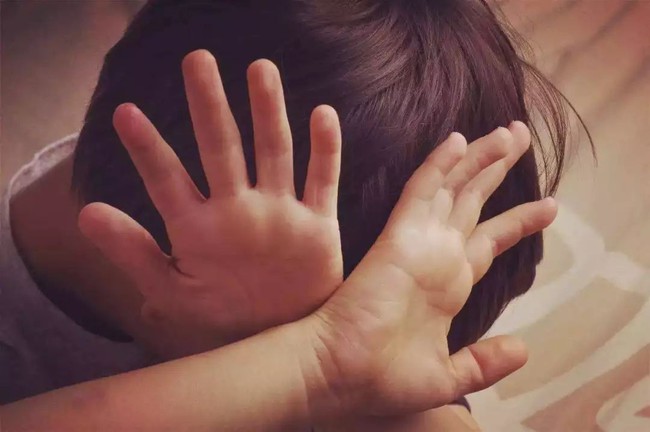 4 cách hành xử khiến trẻ xấu xí trong mắt người khác, bố mẹ thay đổi trước 3 tuổi để con ưu tú toàn diện - Ảnh 3. 4 cách hành xử khiến trẻ xấu xí trong mắt người khác, bố mẹ thay đổi trước 3 tuổi để con ưu tú toàn diện - Ảnh 3.