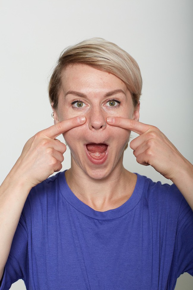 10 bài tập trên khuôn mặt có thể làm cho bạn có chiếc mũi trông duyên dáng hơn, đôi môi trông căng hơn - Ảnh 6.