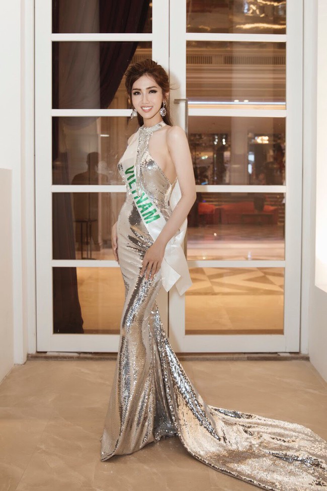 Khoe đường cong hút mắt, Nhật Hà nổi bật trước dàn thí sinh Hoa hậu chuyển giới quốc tế 2019  - Ảnh 2.