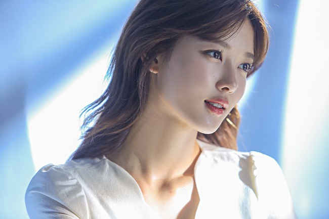 Kim Yoo Jung khiến dân tình trầm trồ chỉ vì 1 bộ hình: 20 tuổi mà đã xinh đẹp đến độ nữ thần cũng phải kiêng dè - Ảnh 4.