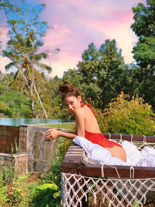 Khoe đường cong nóng bỏng ở thiên đường Bali, Phương Trinh Jolie quyết giành ngôi đệ nhất sexy showbiz Việt - Ảnh 3.