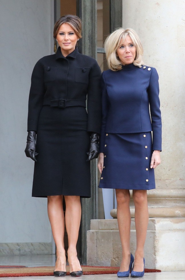 Phu nhân Tổng thống Mỹ - bà Melania Trump vẫn mặc đầm ôm sát bất chấp cả việc lộ nhược điểm vóc dáng - Ảnh 5. Phu nhân Tổng thống Mỹ - bà Melania Trump vẫn mặc đầm ôm sát bất chấp cả việc lộ nhược điểm vóc dáng - Ảnh 5.