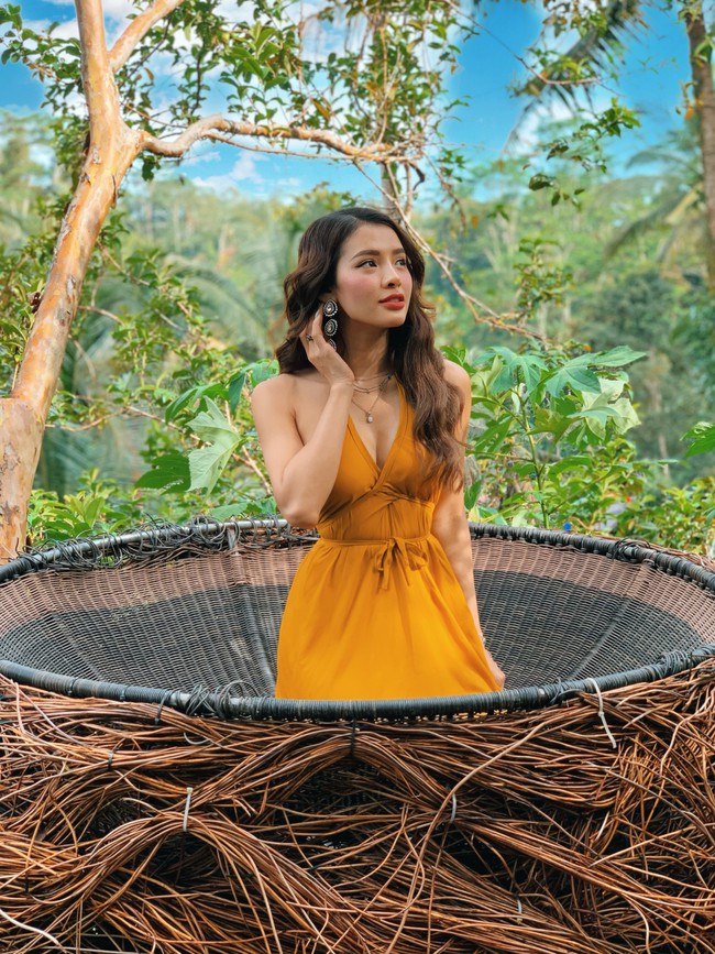 Khoe đường cong nóng bỏng ở thiên đường Bali, Phương Trinh Jolie quyết giành ngôi đệ nhất sexy showbiz Việt - Ảnh 1.