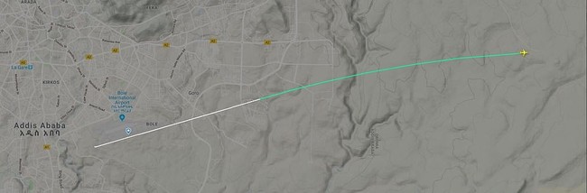 Vụ máy bay Ethiopia rơi: Hiện trường thảm khốc thi thể nạn nhân nằm la liệt, người thân hành khách gục ngã khi nghe tin dữ - Ảnh 12.