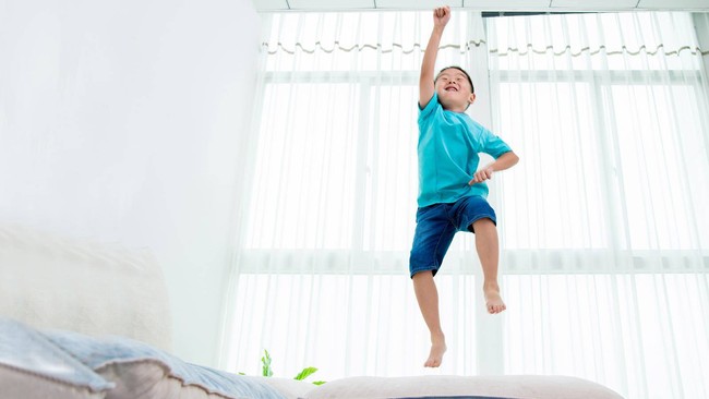 5 cách cha mẹ có thể áp dụng để giúp bình tĩnh lại những đứa trẻ quá mức hiếu động - Ảnh 1.