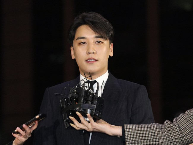 Cuộc sống thác loạn của Seungri - Trần Quán Hy đều bị bóc trần trụi chỉ vì... mang điện thoại, laptop đi sửa - Ảnh 1. Cuộc sống thác loạn của Seungri - Trần Quán Hy đều bị bóc trần trụi chỉ vì... mang điện thoại, laptop đi sửa - Ảnh 1.