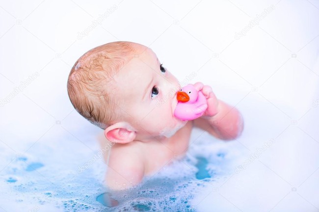Bỏ con trai 9 tháng tuổi trong bồn tắm chưa xả nước, 2 phút sau mẹ nghe tiếng khóc thất thanh, trở lại thì thấy cảnh tượng kinh hoàng - Ảnh 3.