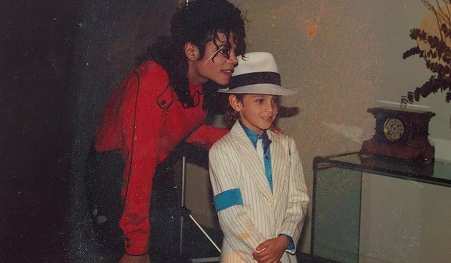 Nạn nhân bị lãng quên trong vụ ấu dâm của Michael Jackson: 13 tuổi bị lạm dụng, cuối cùng vẫn chọn tha thứ cho thần tượng - Ảnh 1.