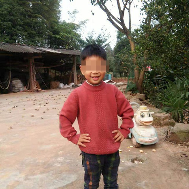 Cậu bé 5 tuổi chết đuối nổi trên mặt nước rồi mới được phát hiện, bác sĩ buông xuôi vì thấy tim ngừng đập nhưng 2 tiếng sau điều bất ngờ xảy ra - Ảnh 1. Cậu bé 5 tuổi chết đuối nổi trên mặt nước rồi mới được phát hiện, bác sĩ buông xuôi vì thấy tim ngừng đập nhưng 2 tiếng sau điều bất ngờ xảy ra - Ảnh 1.