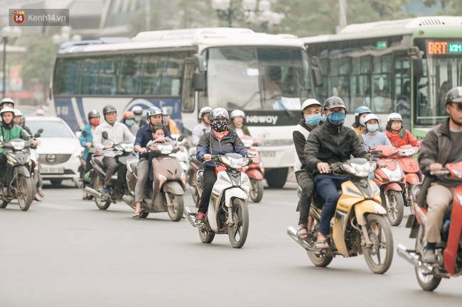 Chuyên gia và người dân nói về thí điểm cấm xe máy trên 2 tuyến đường ở Hà Nội: Phải có lộ trình, sau đó từng bước phát triển hạ tầng, giao thông công cộng - Ảnh 4.