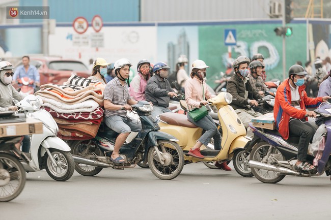 Chuyên gia và người dân nói về thí điểm cấm xe máy trên 2 tuyến đường ở Hà Nội: Phải có lộ trình, sau đó từng bước phát triển hạ tầng, giao thông công cộng - Ảnh 8.