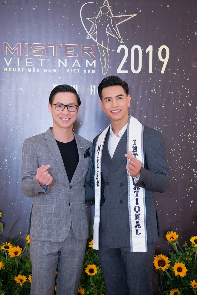Tái xuất sau thời gian mất hút, Nguyễn Thị Thành đẹp hút hồn với đầm ôm sát gợi cảm - Ảnh 9. Tái xuất sau thời gian mất hút, Nguyễn Thị Thành đẹp hút hồn với đầm ôm sát gợi cảm - Ảnh 9.