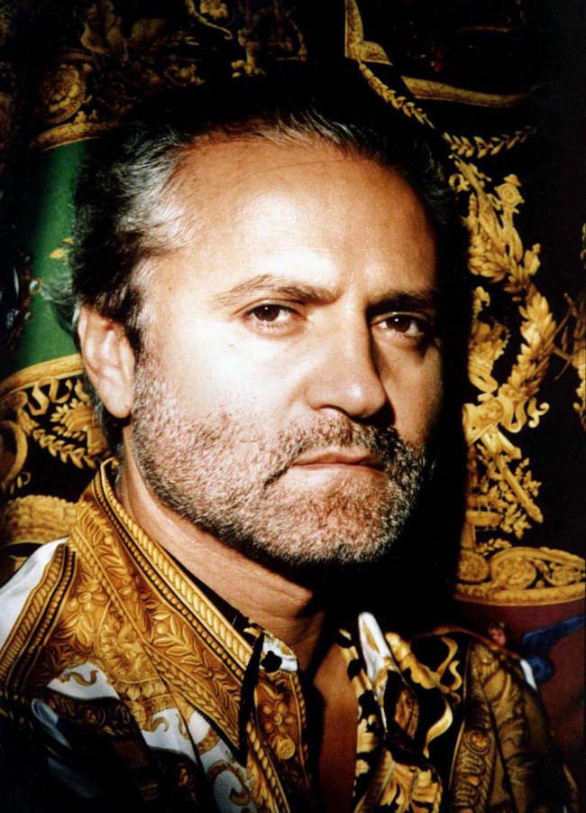 Ông hoàng thời trang Ý Gianni Versace: Cuộc đời tài hoa lẫy lừng và vụ ám sát bí ẩn đến nay vẫn chưa có một lời giải thích thỏa đáng - Ảnh 2.